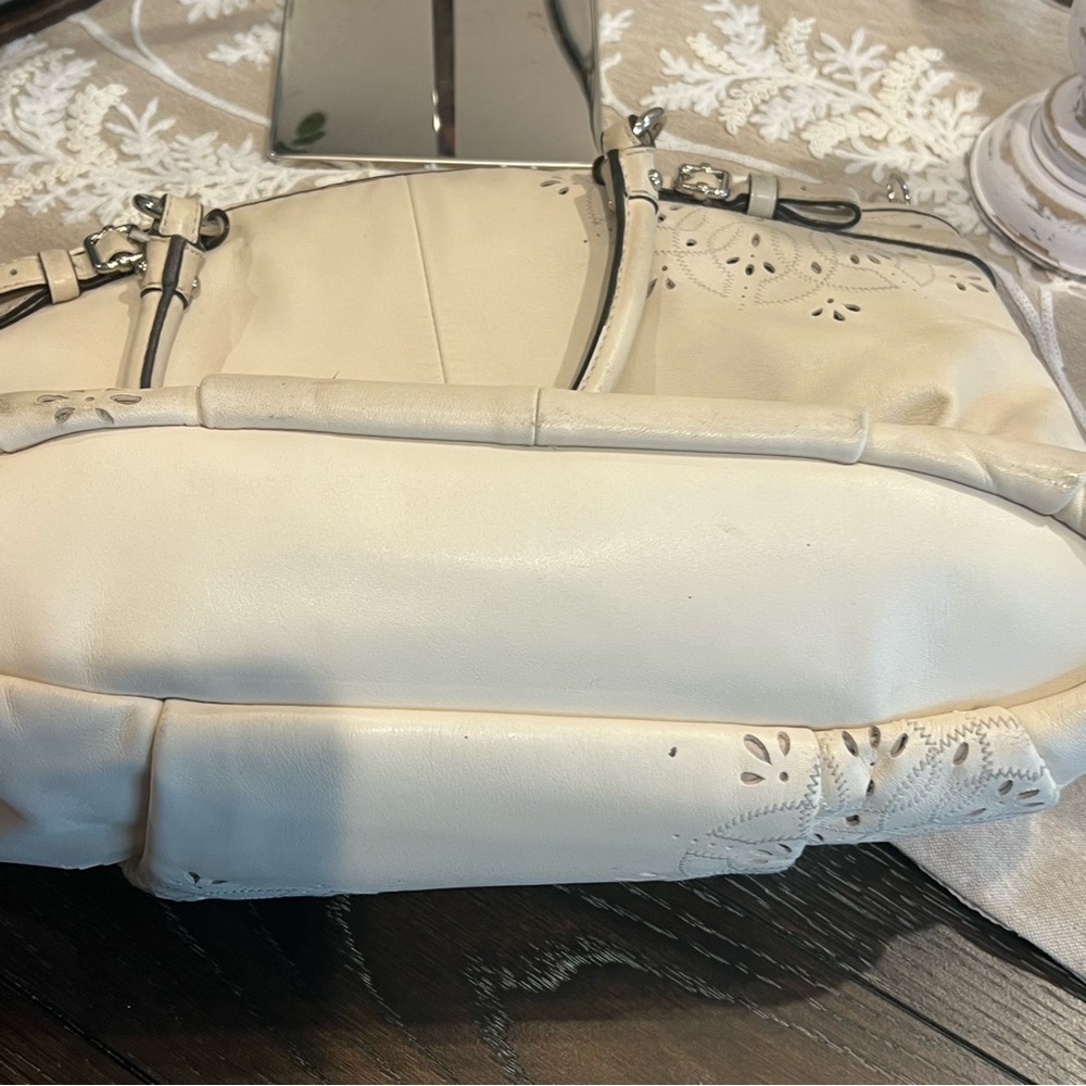 Coach 19624 Madison Tossed Laser Lindsey Satchel - Picture 11 of 12